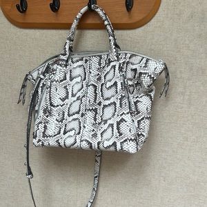 INTERNATIONAL CONCEPTS - Faux snakeskin print pocketbook -